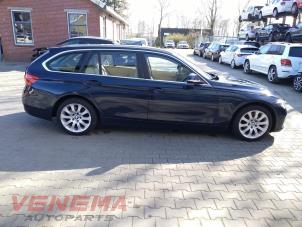 BMW 3 serie Touring 320d 2.0 16V Épave (2016, Métallisé, Bleu)