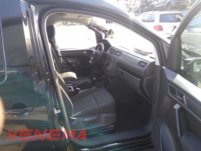 Volkswagen Caddy Combi IV 1.4 TSI 16V Épave (2020, Métallisé, Noir)