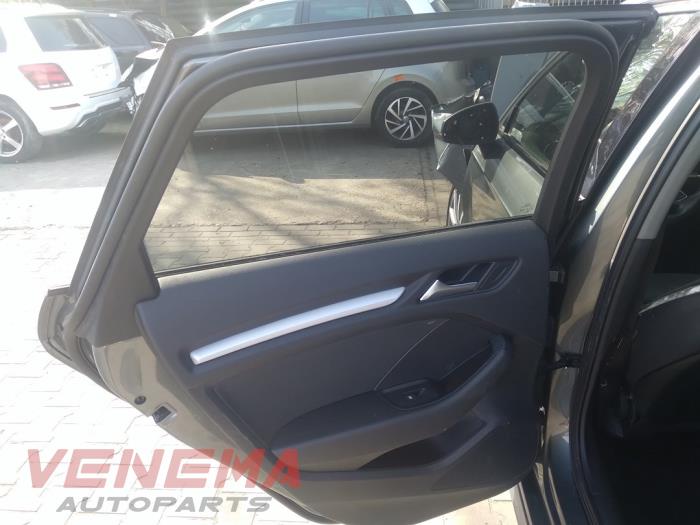 Audi A3 Sportback 1.5 35 TFSI 16V Samochód złomowany (2019, Metalik, Szary)