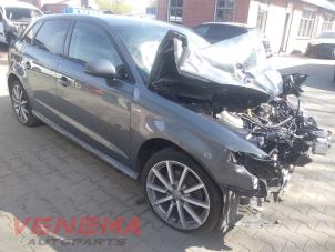 Audi A3 Sportback 1.5 35 TFSI 16V Samochód złomowany (2019, Metalik, Szary)