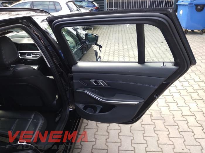 BMW 3 serie Touring 320e xDrive 2.0 TwinPower Turbo 16V Vehículo de desguace (2022, Negro)