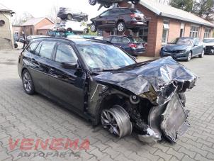 BMW 3 serie Touring 320e xDrive 2.0 TwinPower Turbo 16V Vehículo de desguace (2022, Negro)