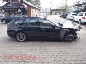 BMW 3 serie Touring 320e xDrive 2.0 TwinPower Turbo 16V Vehículo de desguace (2022, Negro)