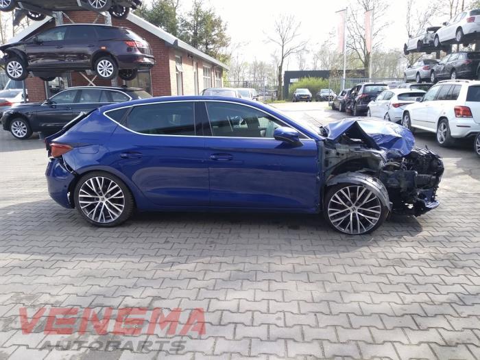 Seat Leon 1.5 TSI 16V Épave (2021, Bleu)