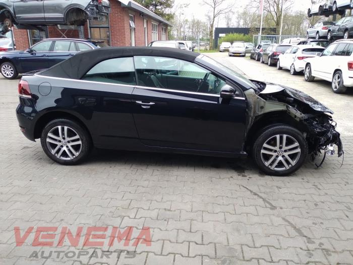 Volkswagen Golf VI Cabrio 1.4 TSI 122 16V Samochód złomowany (2013, Czarny)