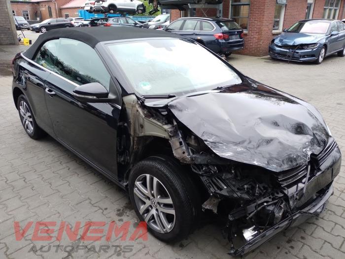 Volkswagen Golf VI Cabrio 1.4 TSI 122 16V Samochód złomowany (2013, Czarny)