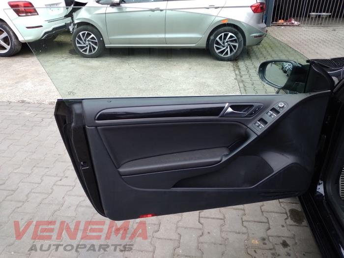 Volkswagen Golf VI Cabrio 1.4 TSI 122 16V Samochód złomowany (2013, Czarny)
