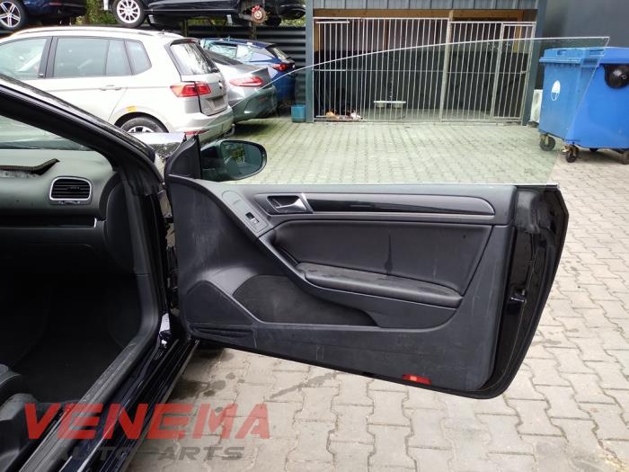 Volkswagen Golf VI Cabrio 1.4 TSI 122 16V Samochód złomowany (2013, Czarny)