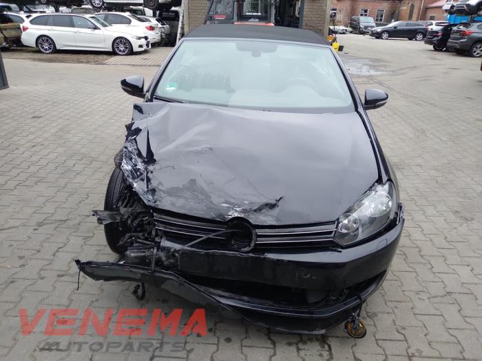 Volkswagen Golf VI Cabrio 1.4 TSI 122 16V Samochód złomowany (2013, Czarny)