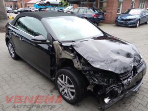 Volkswagen Golf VI Cabrio 1.4 TSI 122 16V Samochód złomowany (2013, Czarny)