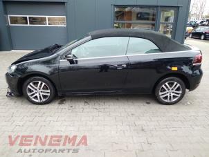 Volkswagen Golf VI Cabrio 1.4 TSI 122 16V Samochód złomowany (2013, Czarny)