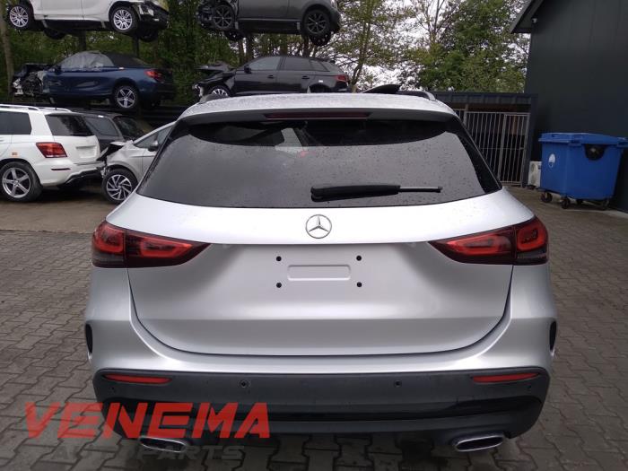 Mercedes GLA 1.3 200 Turbo 16V Épave (2022, Gris)