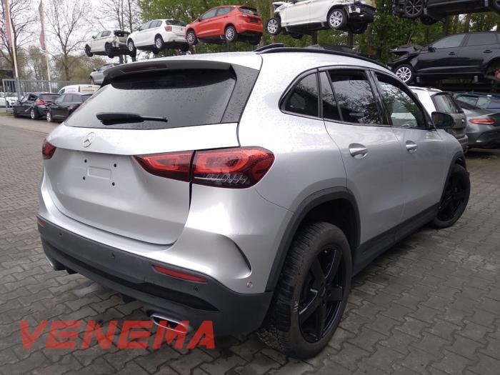 Mercedes GLA 1.3 200 Turbo 16V Épave (2022, Gris)