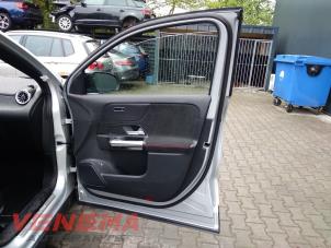 Mercedes GLA 1.3 200 Turbo 16V Épave (2022, Gris)