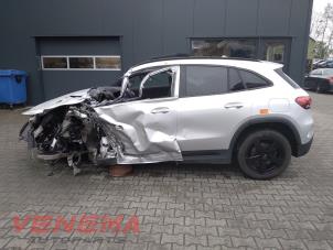Mercedes GLA 1.3 200 Turbo 16V Épave (2022, Gris)