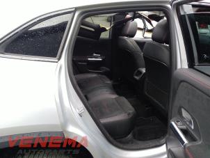 Mercedes GLA 1.3 200 Turbo 16V Épave (2022, Gris)