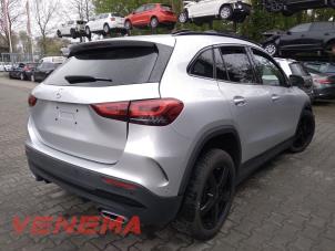 Mercedes GLA 1.3 200 Turbo 16V Épave (2022, Gris)