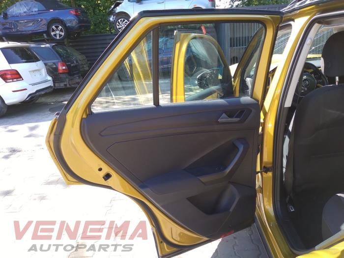 Volkswagen T-Roc I 1.5 TSI 16V Samochód złomowany (2020, Zólty)