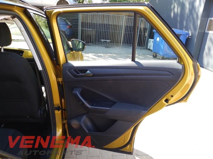 Volkswagen T-Roc I 1.5 TSI 16V Samochód złomowany (2020, Zólty)
