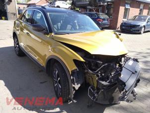 Volkswagen T-Roc I 1.5 TSI 16V Samochód złomowany (2020, Zólty)