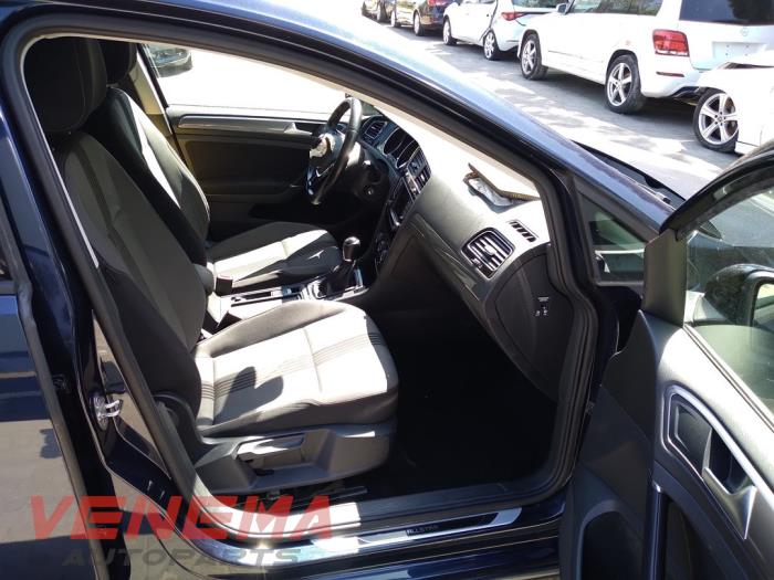 Volkswagen Golf VII Variant 1.6 TDI BlueMotion 16V Épave (2016, Bleu)