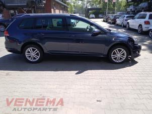 Volkswagen Golf VII Variant 1.6 TDI BlueMotion 16V Épave (2016, Bleu)