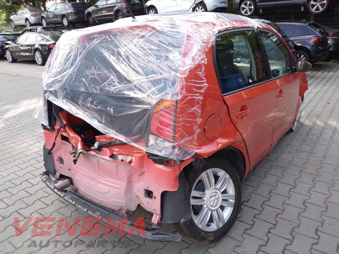 Volkswagen Up! 1.0 TSI 12V Skrotfordon (2018, ORANJE)