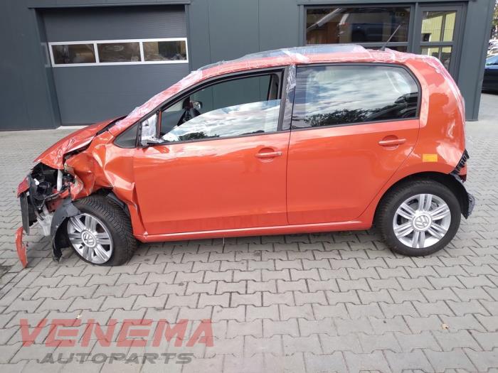 Volkswagen Up! 1.0 TSI 12V Skrotfordon (2018, ORANJE)