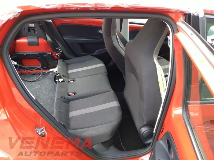 Volkswagen Up! 1.0 TSI 12V Skrotfordon (2018, ORANJE)