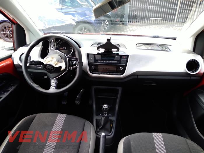 Volkswagen Up! 1.0 TSI 12V Skrotfordon (2018, ORANJE)