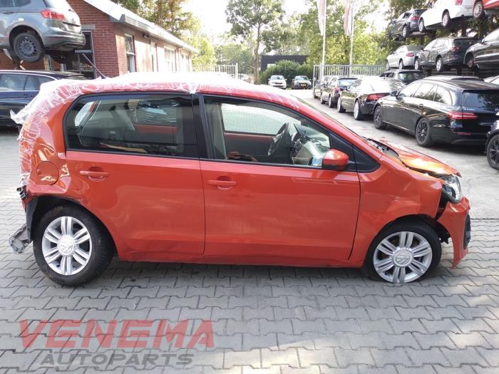 Volkswagen Up! 1.0 TSI 12V Skrotfordon (2018, ORANJE)