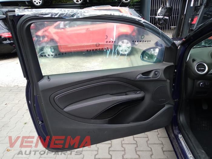 Opel Adam 1.0 Ecotec 12V SIDI Turbo Samochód złomowany (2017, Niebieski)