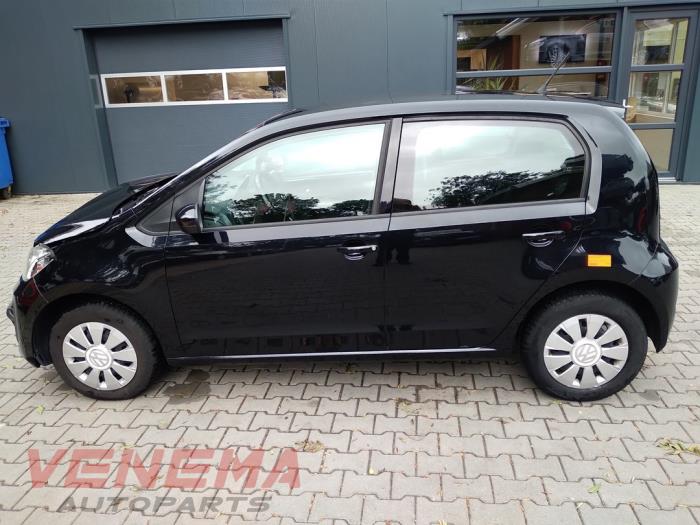 Volkswagen Up! 1.0 12V 75 Samochód złomowany (2018, Metalik, Czarny)