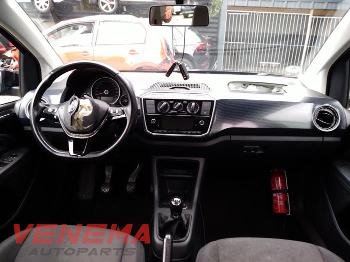 Volkswagen Up! 1.0 12V 75 Samochód złomowany (2018, Metalik, Czarny)