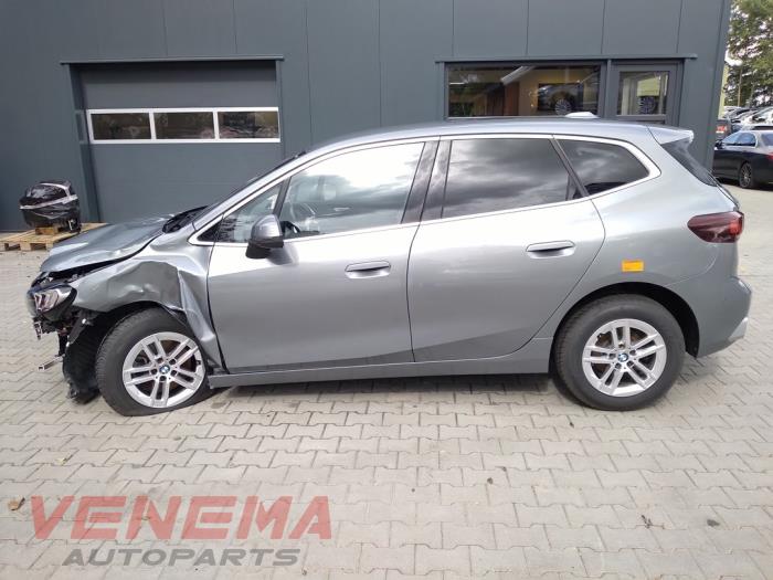BMW 2 serie Active Tourer 218i 1.5 TwinPower Turbo 12V Samochód złomowany (2024, Szary)