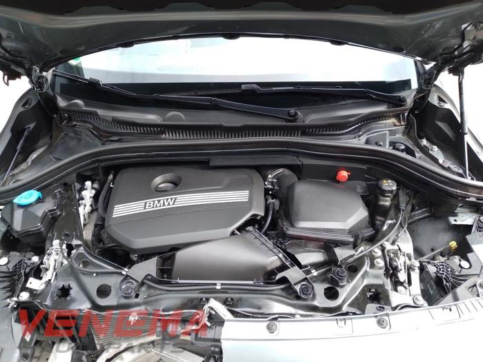BMW 2 serie Active Tourer 218i 1.5 TwinPower Turbo 12V Samochód złomowany (2024, Szary)