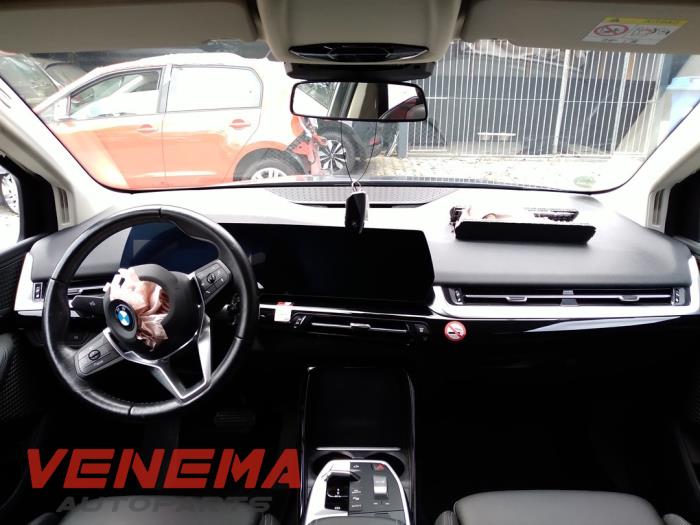 BMW 2 serie Active Tourer 218i 1.5 TwinPower Turbo 12V Samochód złomowany (2024, Szary)