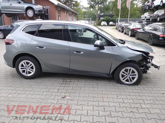 BMW 2 serie Active Tourer 218i 1.5 TwinPower Turbo 12V Samochód złomowany (2024, Szary)