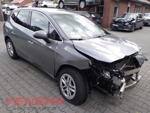 BMW 2 serie Active Tourer 218i 1.5 TwinPower Turbo 12V Épave (2024, Gris)