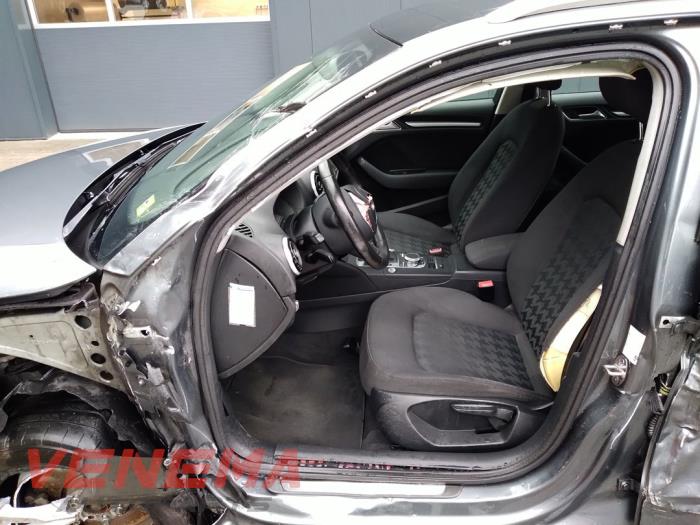 Audi A3 Sportback 1.4 TFSI 16V e-tron Samochód złomowany (2015, Szary)
