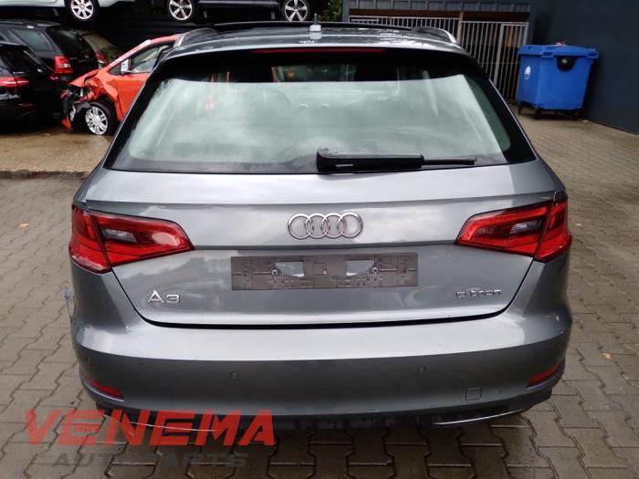 Audi A3 Sportback 1.4 TFSI 16V e-tron Samochód złomowany (2015, Szary)