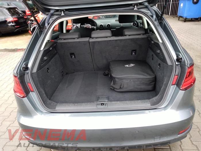 Audi A3 Sportback 1.4 TFSI 16V e-tron Samochód złomowany (2015, Szary)