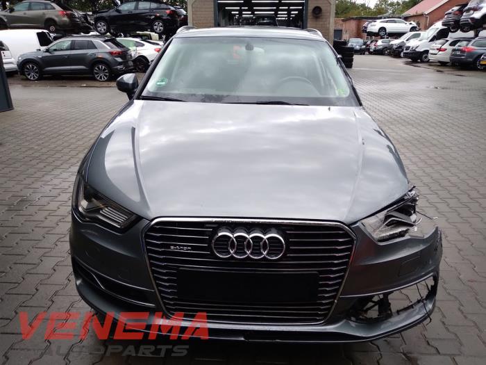 Audi A3 Sportback 1.4 TFSI 16V e-tron Samochód złomowany (2015, Szary)