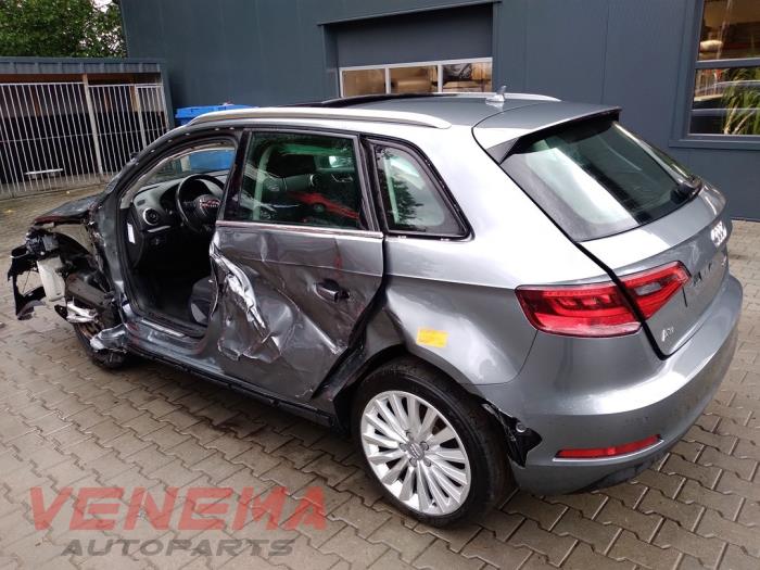 Audi A3 Sportback 1.4 TFSI 16V e-tron Samochód złomowany (2015, Szary)