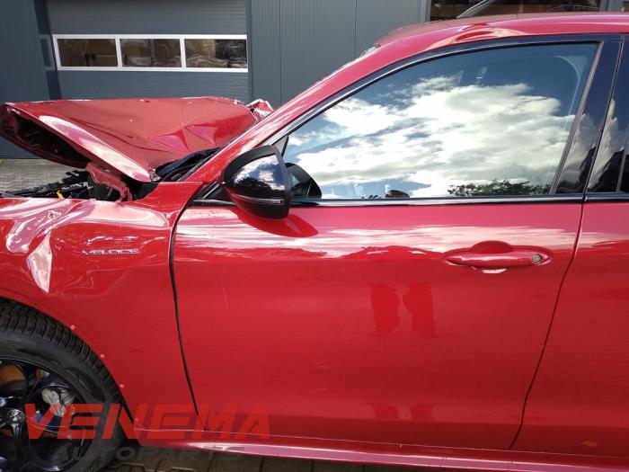 Alfa Romeo Stelvio 2.0 T 16V Q4 Samochód złomowany (2022, Czerwony)