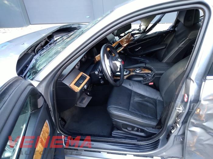 BMW 5 serie 550i 32V Samochód złomowany (2008, Szary)