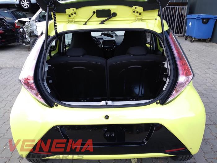 Toyota Aygo 1.0 12V VVT-i Samochód złomowany (2017, Zólty)