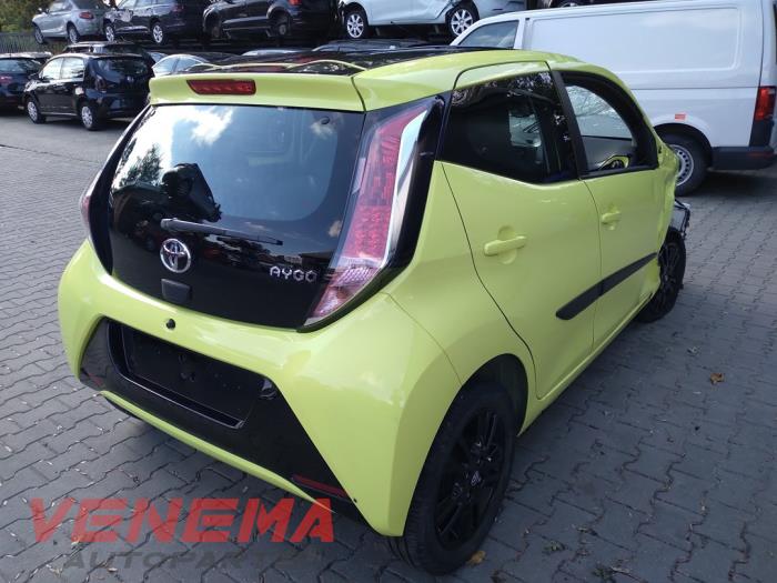Toyota Aygo 1.0 12V VVT-i Samochód złomowany (2017, Zólty)