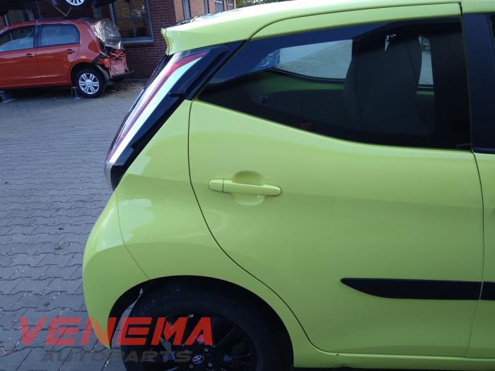 Toyota Aygo 1.0 12V VVT-i Samochód złomowany (2017, Zólty)