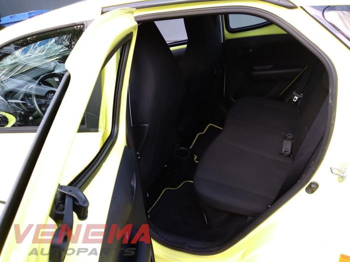 Toyota Aygo 1.0 12V VVT-i Samochód złomowany (2017, Zólty)